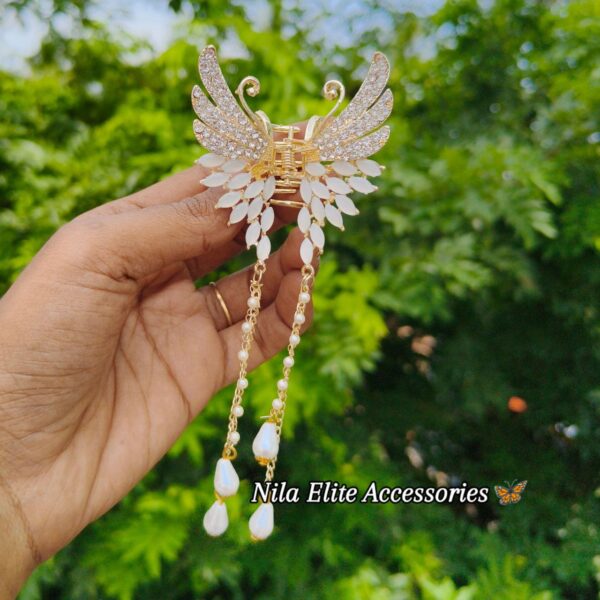 Trendy Butterfly Tassel Crystal Claw